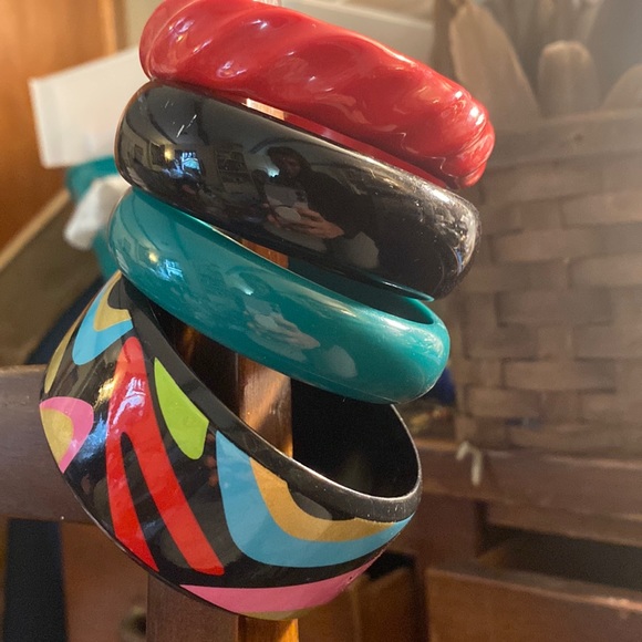 Vintage bangle bracelets 💋 - Picture 5 of 10